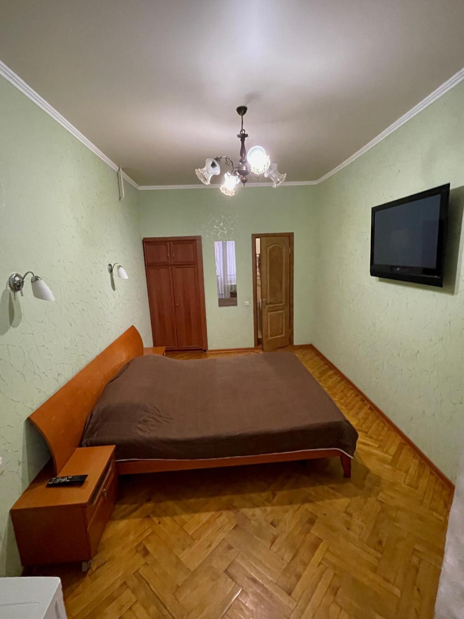 Затишні Номери В Самому Центрі Одеси Odessa Exterior foto